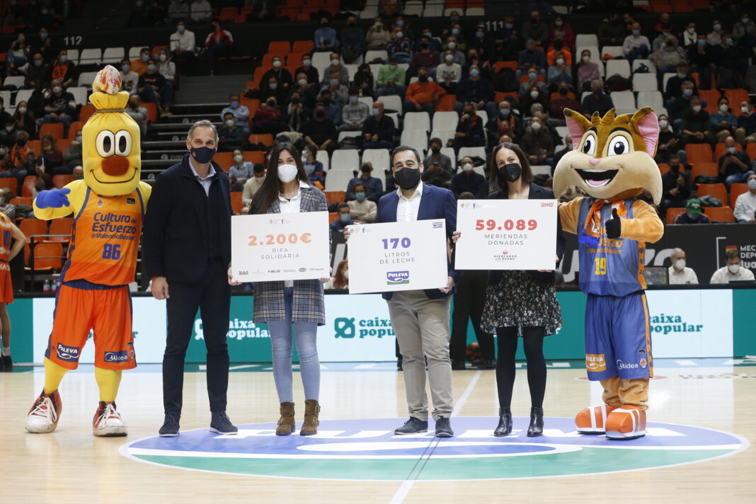 La afición de Valencia Basket se vuelca con Casa Caridad