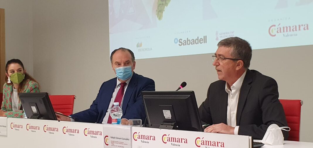El Conseller de Economía Rafa Climent incide en la importancia de relocalizar la producción de industrias valencianas