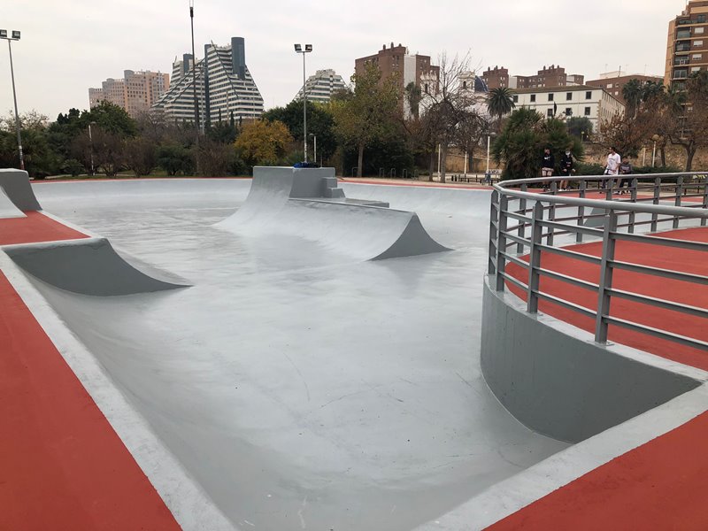 El Ayuntamiento reabre el skatepark del Gulliver reparado tras años de abandono