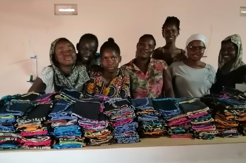 Estudiantes de Diseño de la CEU UCH y la Ong Formación Senegal crean una colección de objetos sostenibles para su fabricación y distribución en Senegal por mujeres en riesgo de exclusión