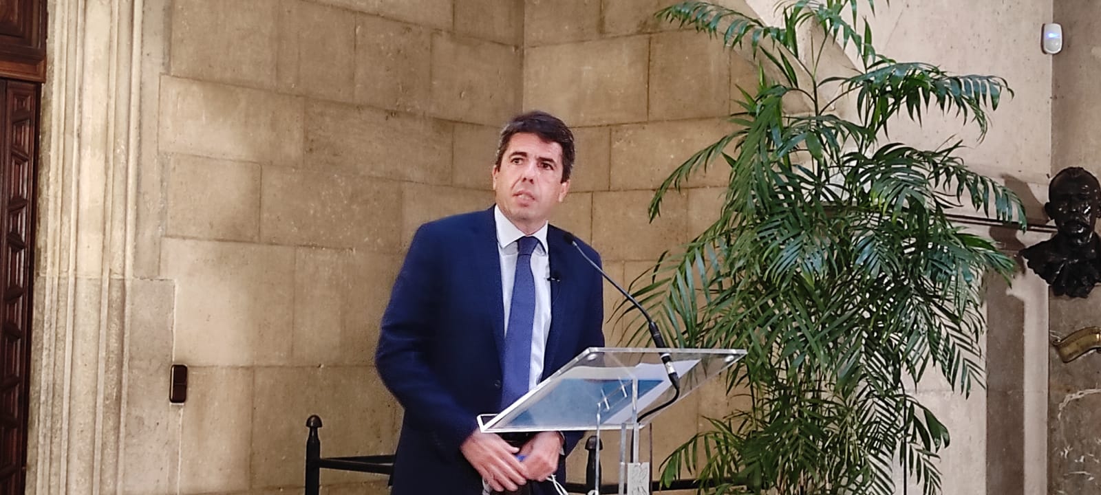 Mazón exige a Puig acabar con la tibieza en muchas decisiones y le ofrece su colboración en muchas materias