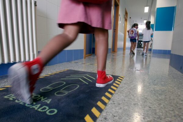 Este jueves comienza la administración de la segunda dosis de la vacuna de la covid-19 a 108.000 escolares que recibieron la primera dosis en diciembre