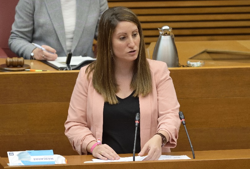 Ana Vega (VOX) a Oltra: “Usted es un fantasma político. Debería explicar la verdad, dimitir y marcharse”
