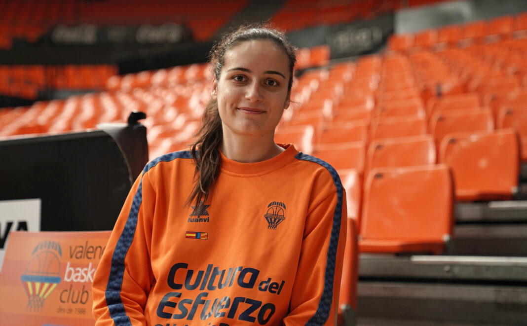 Ángela Salvadores: “Queremos competir por los títulos hasta el final”