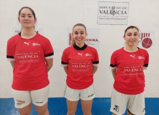 El equipo de Aida, al frente de la Copa President de la Diputació de Valencia de raspall elite femenina
