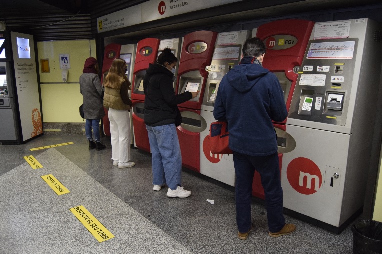 La Generalitat invertirá 2,5 millones de euros en modernizar las máquinas automáticas de venta de títulos en Metrovalencia
