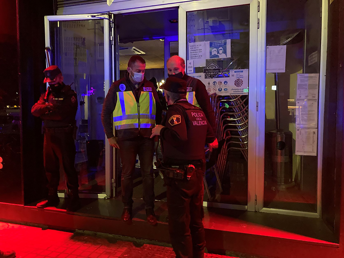 La Policía de la Generalitat Valenciana sanciona a 14 establecimientos de ocio durante el fin de semana