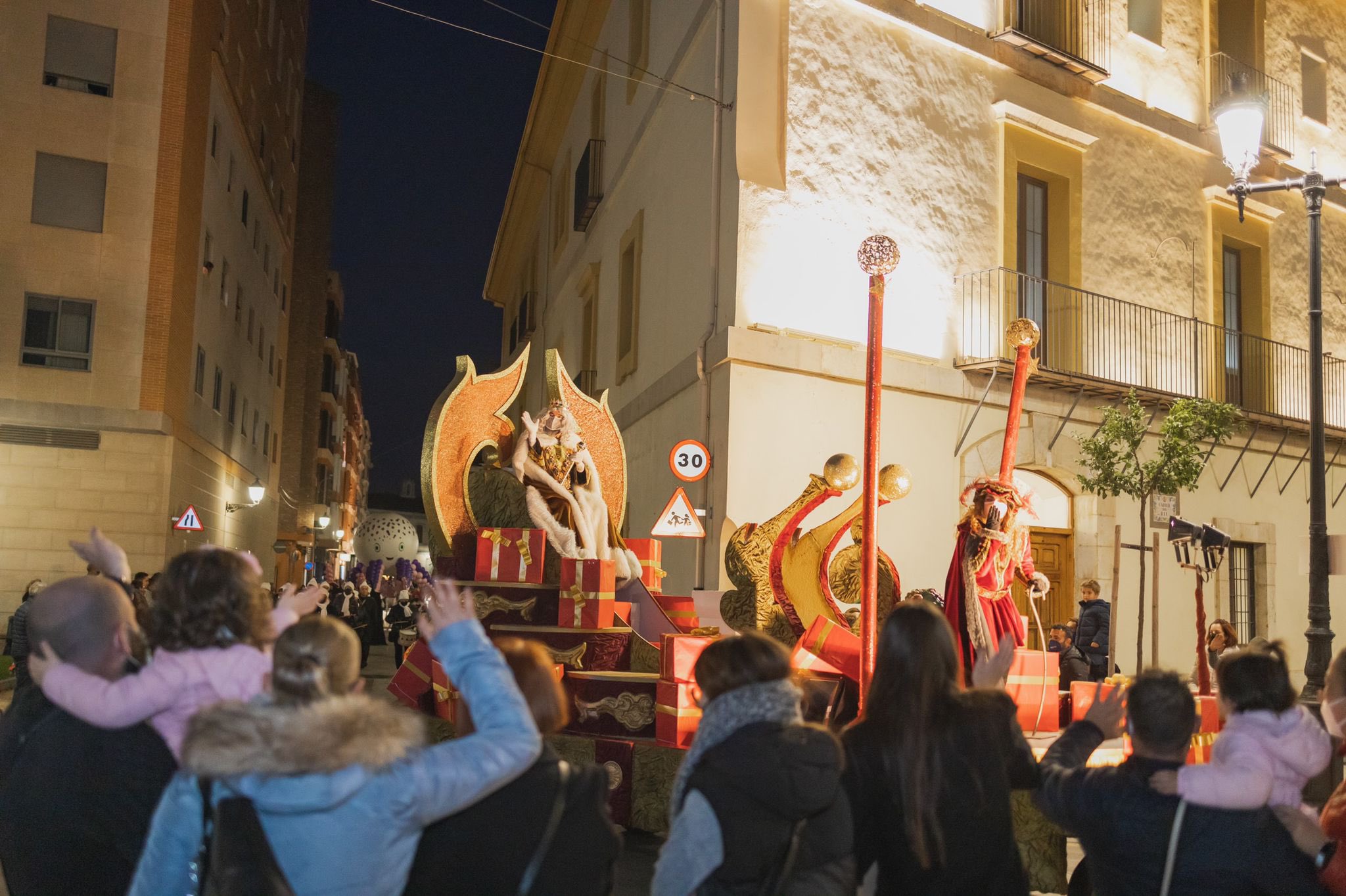 Un caballo se asustó y huyó de la Cabalgata de Reyes de Cullera