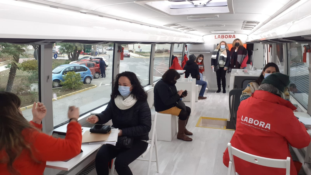Labora dará ayudas de 5.000€ a los desempleados que emprendan en áreas despobladas o de transición ecológica o digital