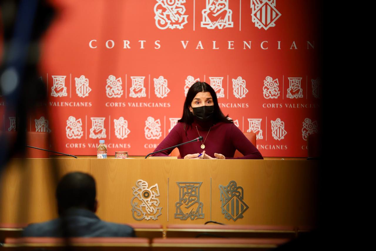 Ruth Merino exige al Consell poner fin a las ayudas públicas a la Plataforma de la Llengua