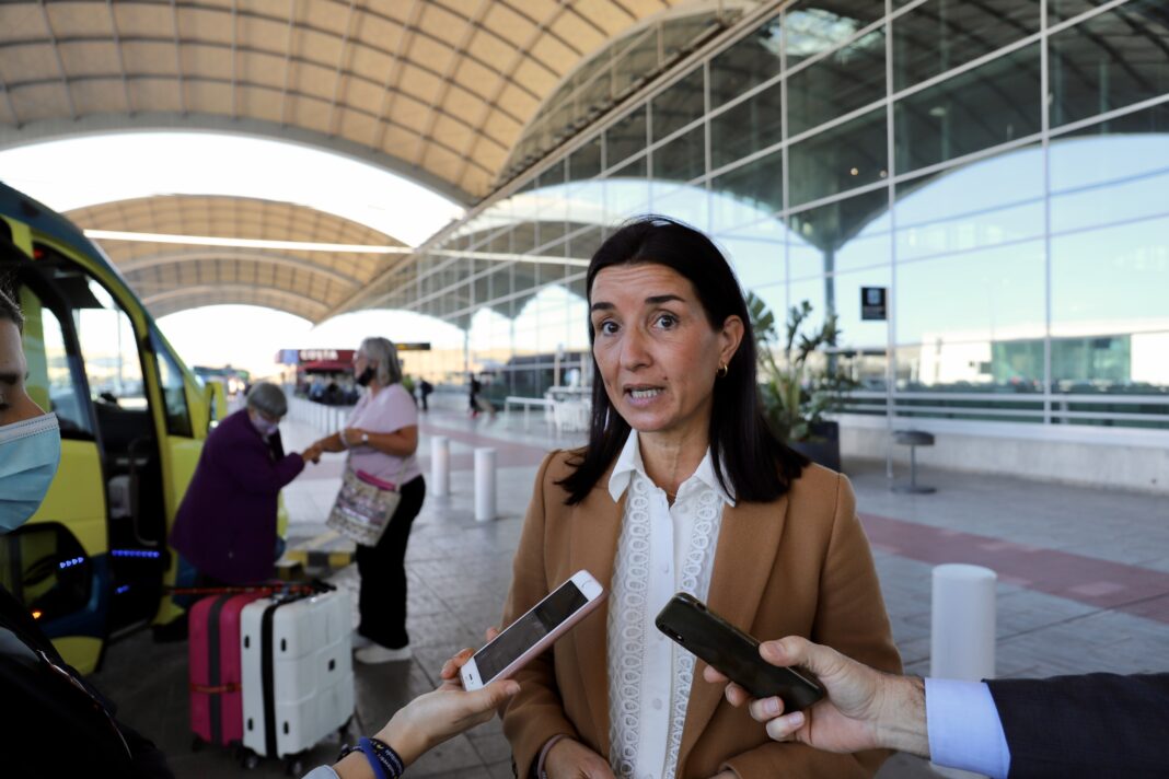 Ruth Merino exige la conexión por tren entre el aeropuerto y Alicante y su área metropolitana