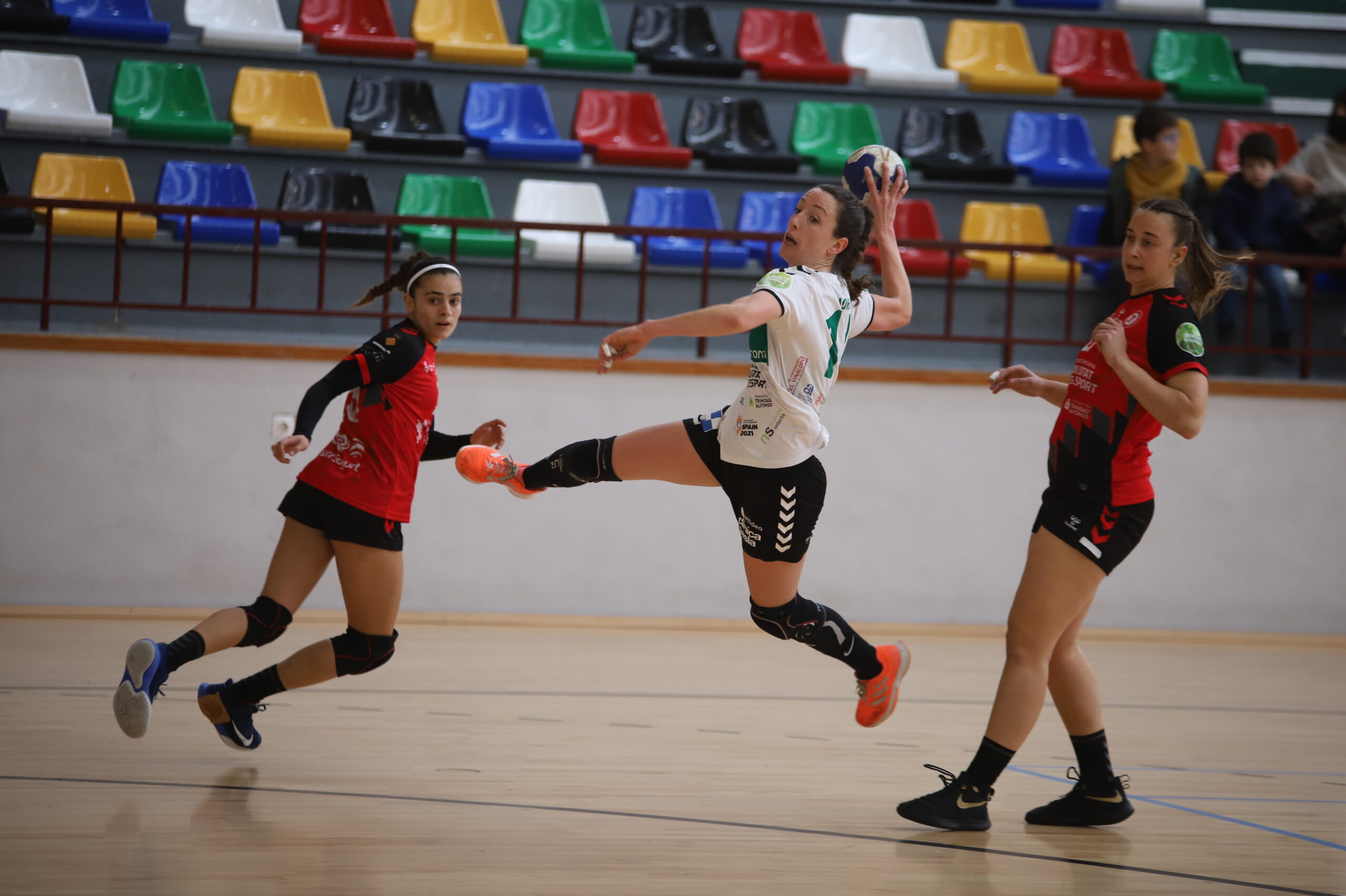 Elche domina a Morvedre y se lleva “El Nostre Derbi”