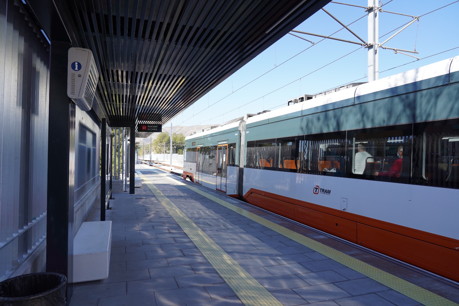 La Generalitat ha finalizado las obras de remodelación y mejora de accesibilidad de los andenes de 14 estaciones del TRAM d’Alacant