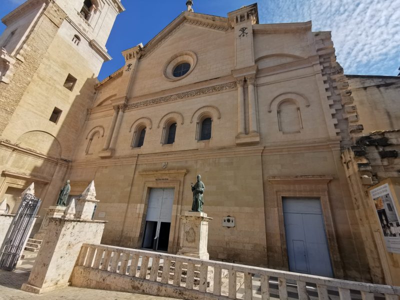 La Colegiata de Xàtiva necesita ayuda.