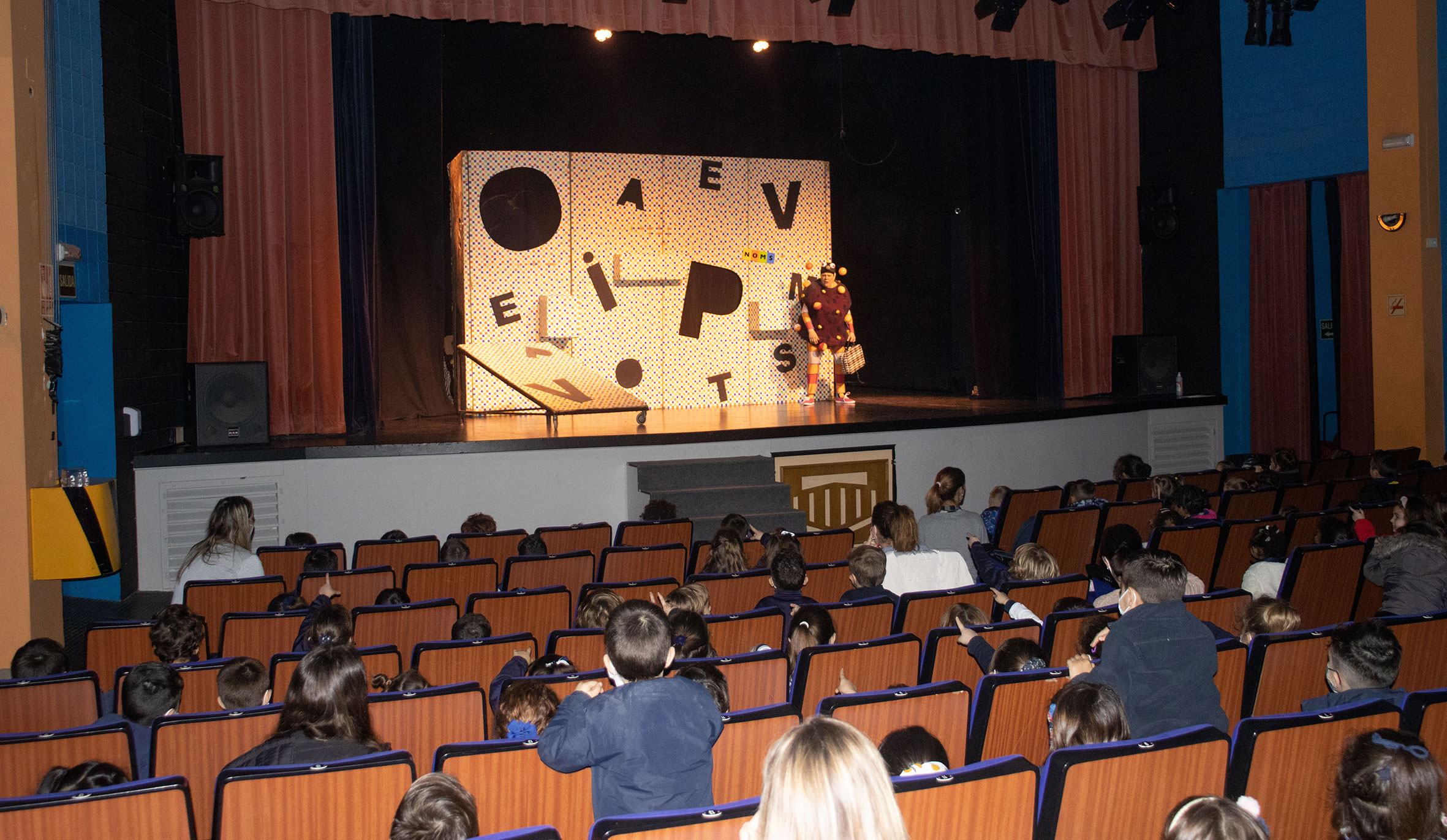 Chirivella cita a más de 3.500 estudiantes al teatro