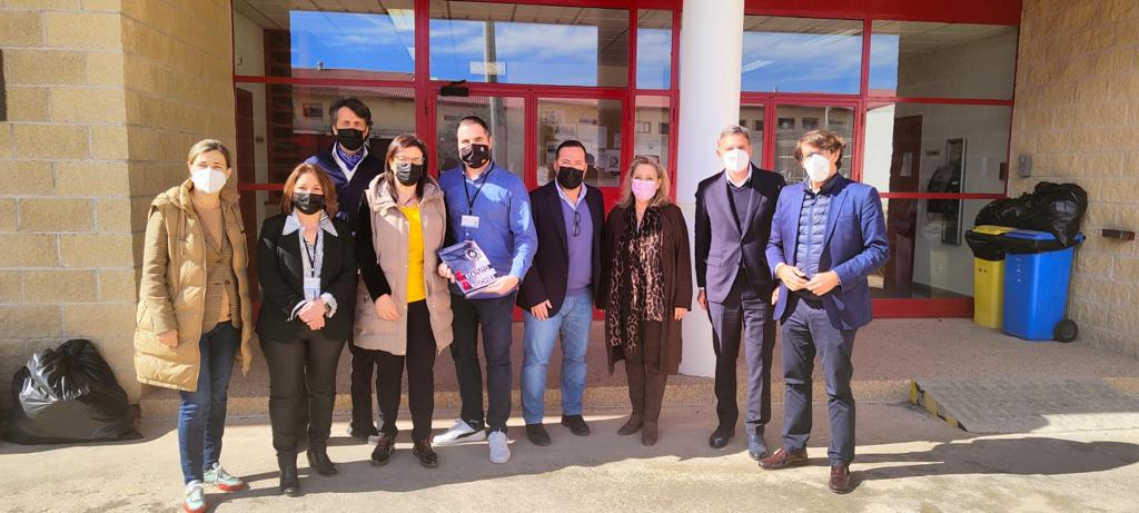 El Sindicato Tu Abandono Me Puede Matar y cargos del PP visitan la prisión de Villena para conocer la realidad de los funcionarios de prisiones