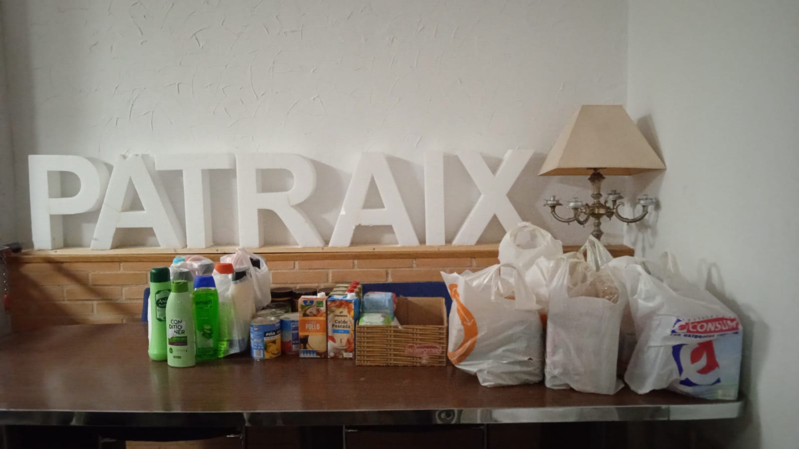 El movimiento vecinal de Valencia impulsa desde los barrios una colecta de productos para los refugiados ucranianos