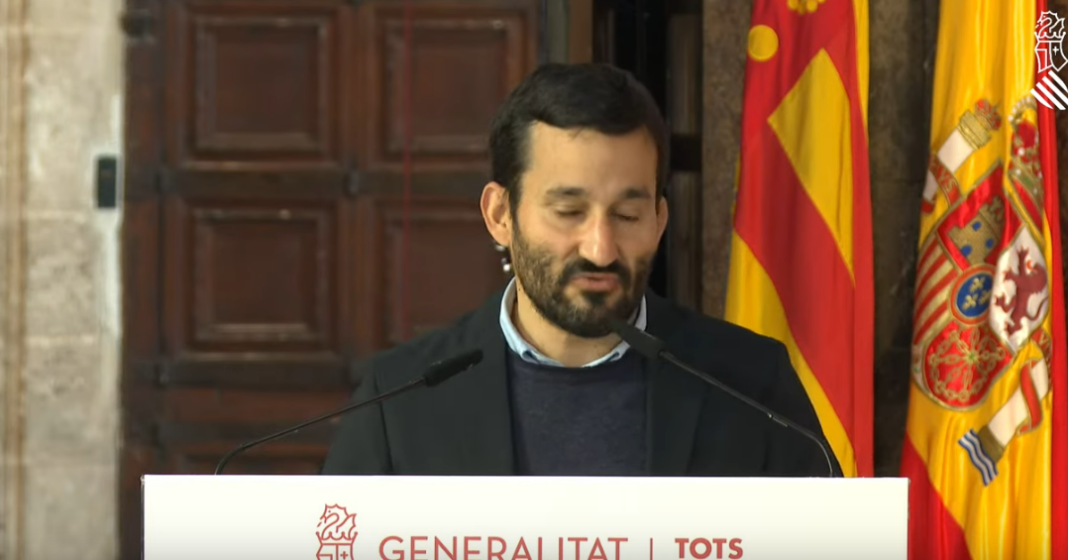 La Generalitat Valenciana propone un Año Juan Fuster lleno de actividades conjuntas con Cataluña y Baleares y relega a ninguna actividad a Mariano Benlliure
