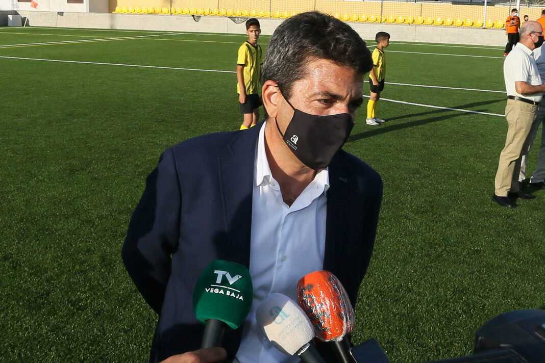 Diputación de Alicante invierte 5 millones de euros para continuar renovando campos de fútbol de césped artificial