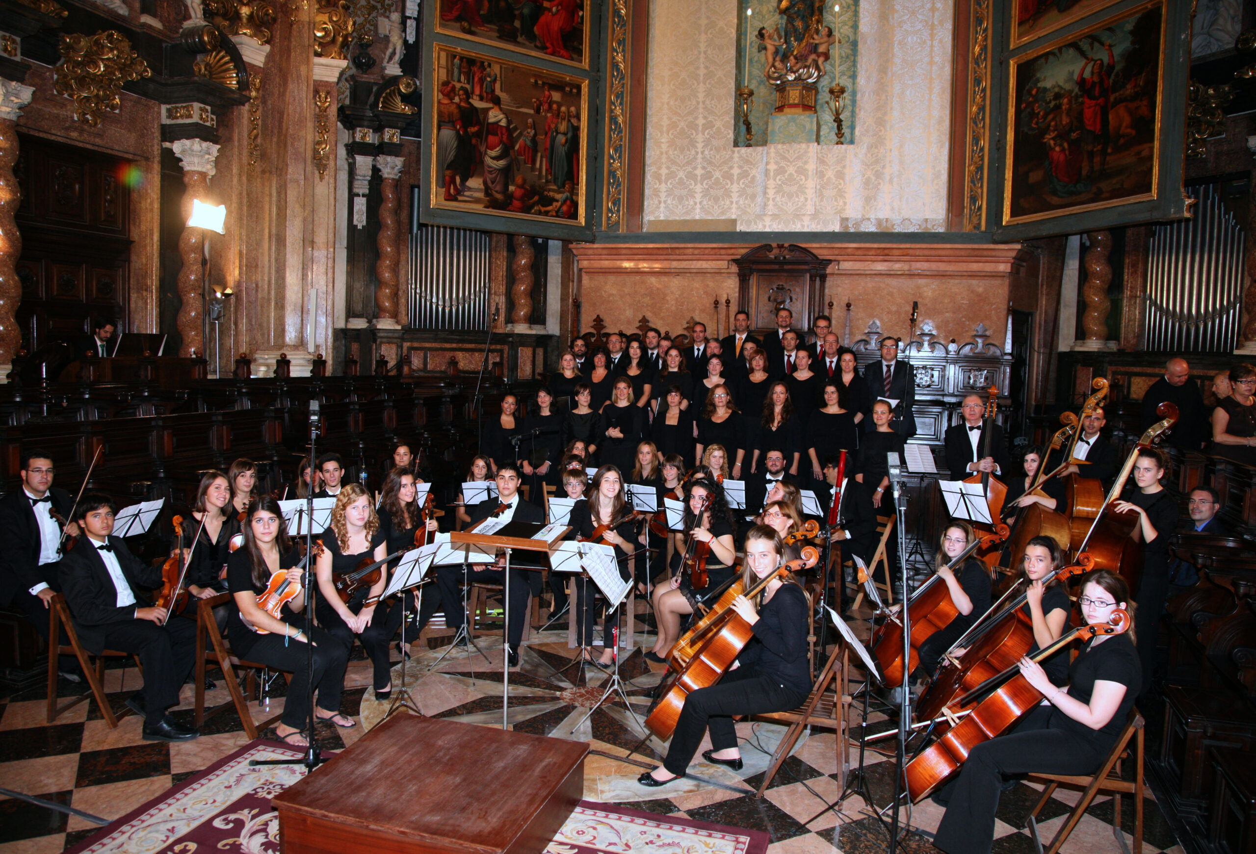 La Coral Catedralicia ofrece este sábado un concierto para conmemorar el vigésimo aniversario de su estreno