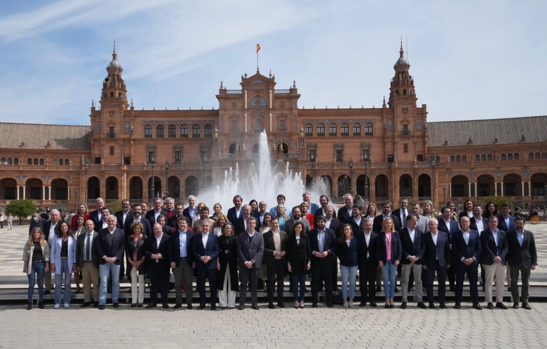 La Delegación valenciana del PP contenta tras el Congreso Extraodinario del PP que ha elegido a Feijóo presidente