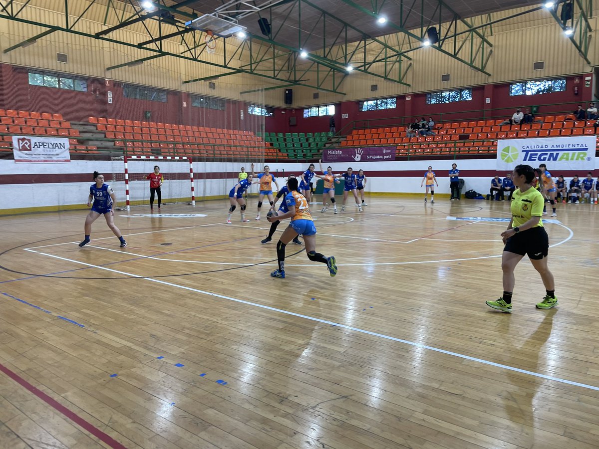 El Elda vence al Usa Mislata conservando la primera plaza en el Handbal femenino por 31-33