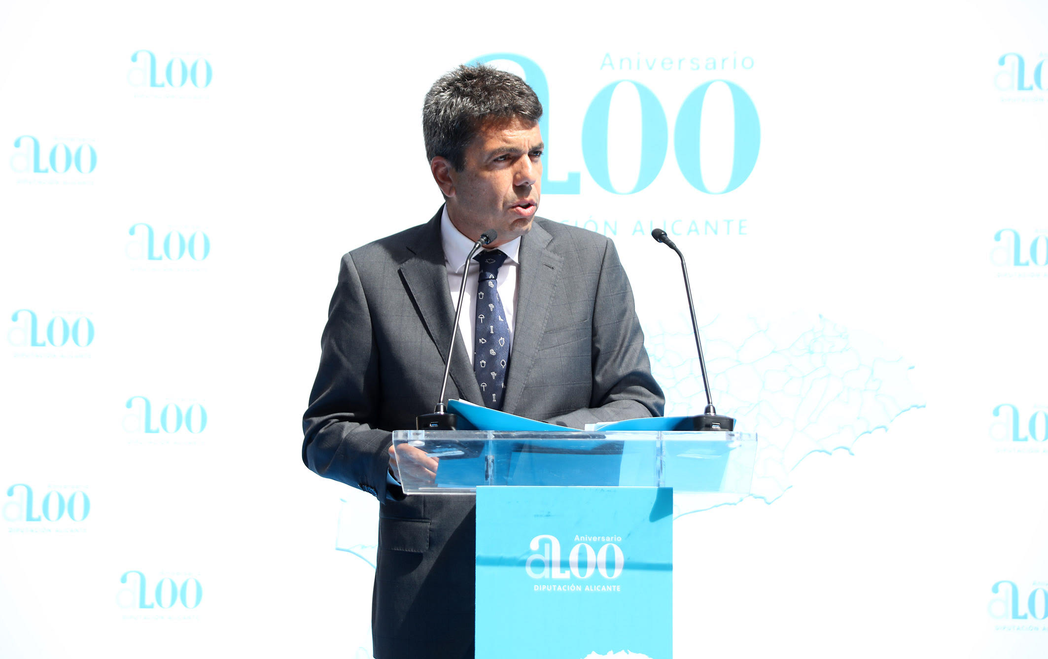 Mazón reivindica la autonomía de la Diputación y agua para la provincia en la conmemoración del 200 aniversario de la institución