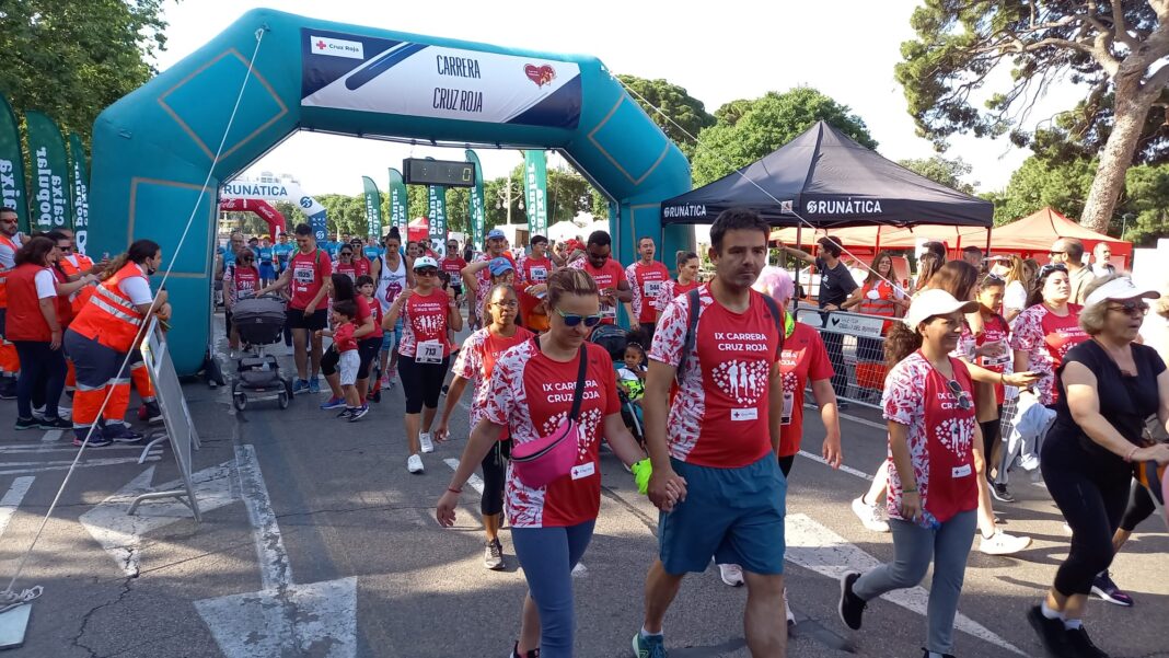 1.500 personas participan en la 9ª edición de la Carrera de Cruz Roja en Valencia