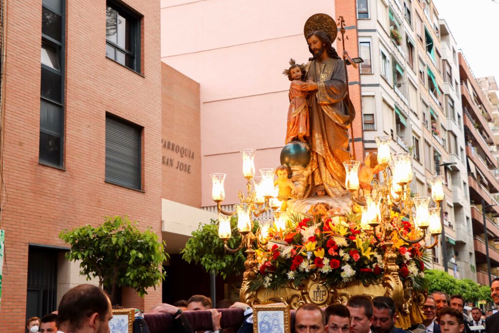 Torrent celebra la festividad de San José Obrero gracias al Círcul Catolic