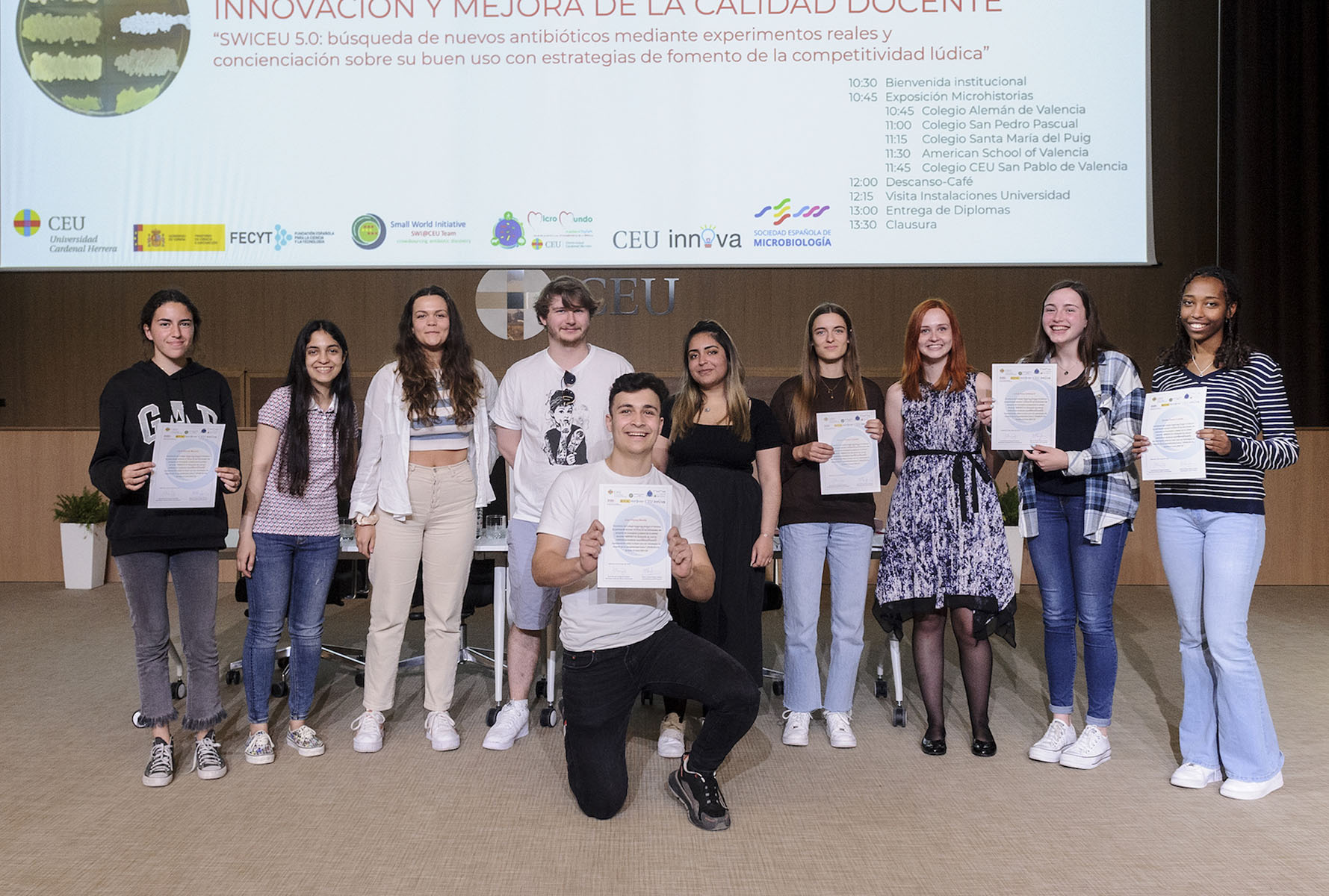 Escolares aíslan 71 microorganismos con capacidad para producir nuevos antibióticos, en la quinta edición del proyecto SWICEU 