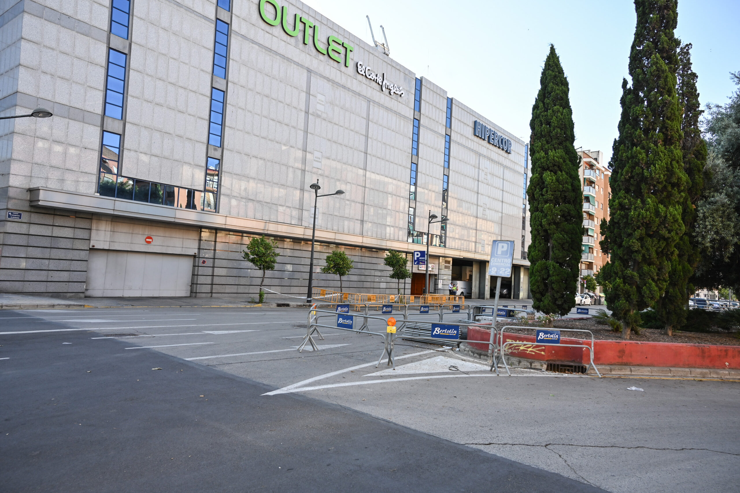 Nuevo carril bici en Corts Valencianes, bajarán a la calzada los carriles bici existentes, así como contenedores y aparcabicis