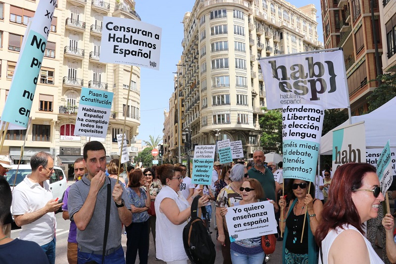 Solo VOX apoya y participa en las concentraciones de Hablamos Español en la Comunidad Valenciana
