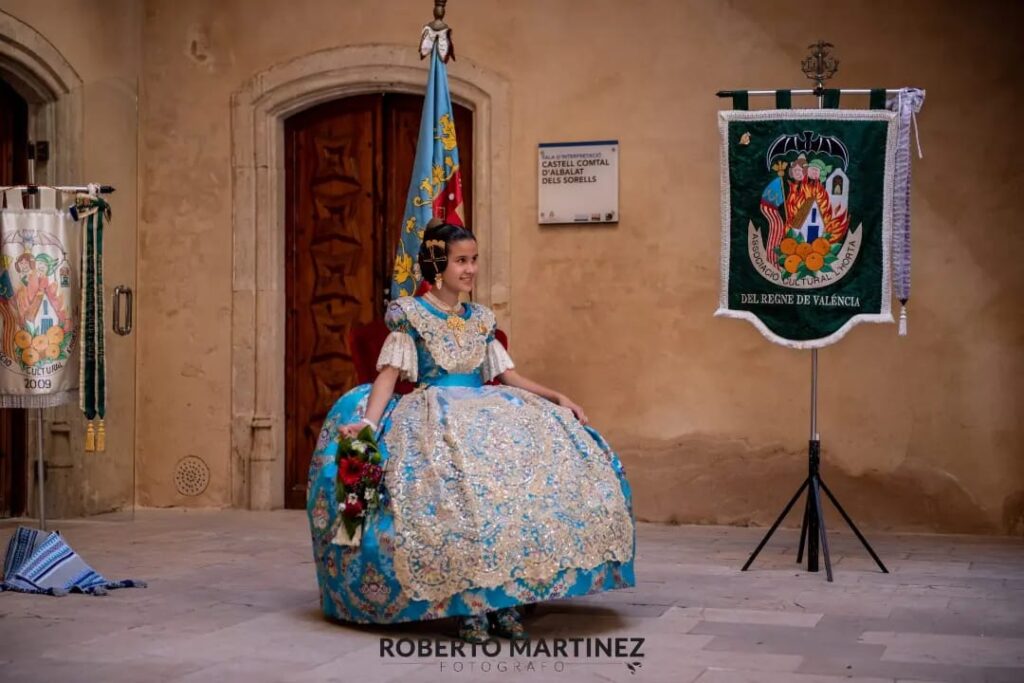 Paula Acosta i González proclamada com a Reina de l'Horta de Valéncia 2023