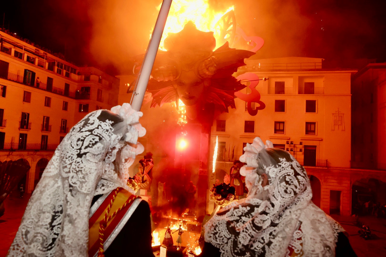 Alicante pone fin a unas Hogueras del "reencuentro" de récord cifradas en un impacto de cerca de 200 millones