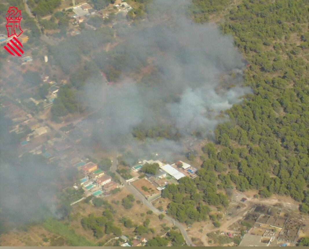 Declarado un Incendio Forestal en Albalat dels Tarongers y extinguido el de la Pobla de Benifassà de esta mañana