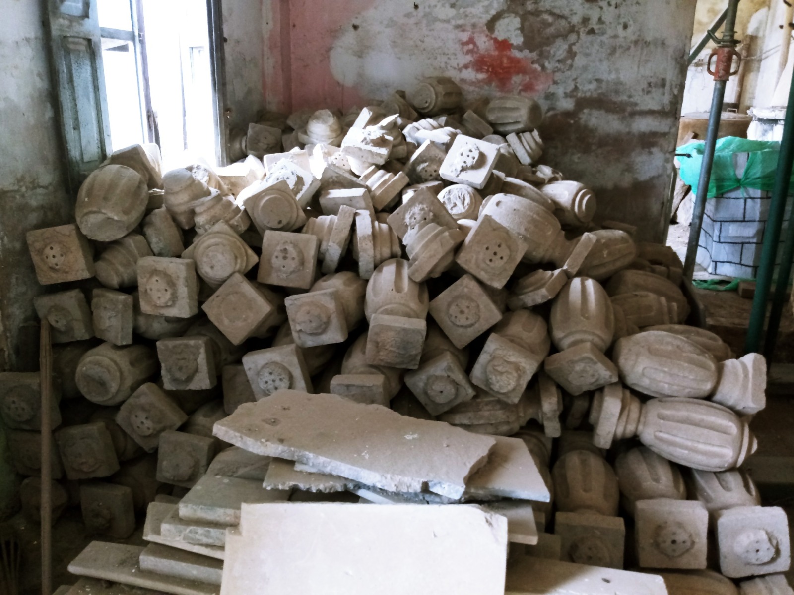 Gloria Tello en el Pleno en su nube particular ante el total abandono del patrimonio y la investigación penal de conservación de bienes arqueológicos