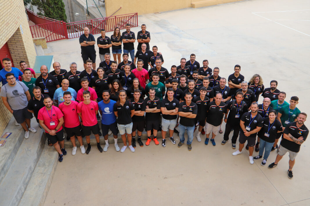 Los árbitros de Balonmano de la Comunitat Valenciana se ponen a punto para la nueva temporada