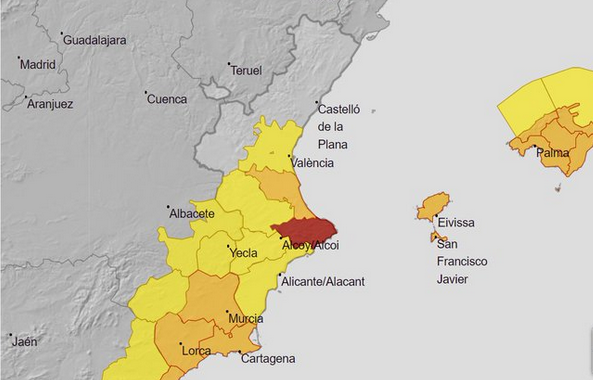 Elevada la alerta a roja para esta tarde y noche por fuertes lluvias. Gata de Gorgos ya acumula 150 litros.