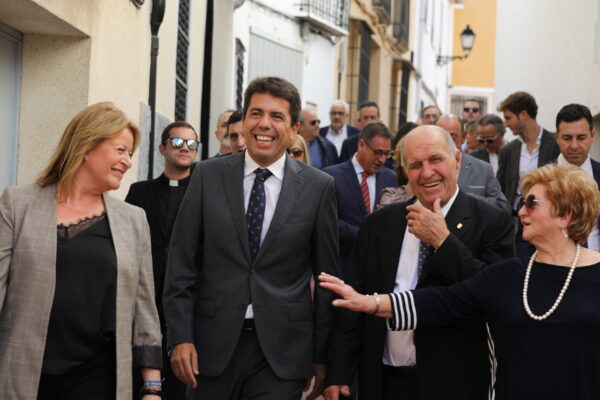 Diputación de Alicante nombra al alcalde de Almudaina Hijo Predilecto de la Provincia por sus 50 años en el cargo