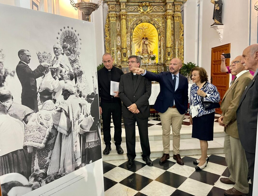 El Capitulet acoge la exposición sobre la Coronación de la Mare de Deu dels Desamparats cedida por la Diputació de Valéncia
