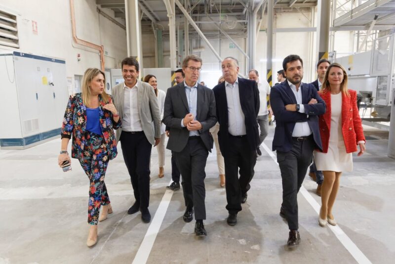 Feijóo pide que la industria sea la prioridad del Gobierno y propone una batería de medidas de apoyo a la electrointensiva y la cogeneración