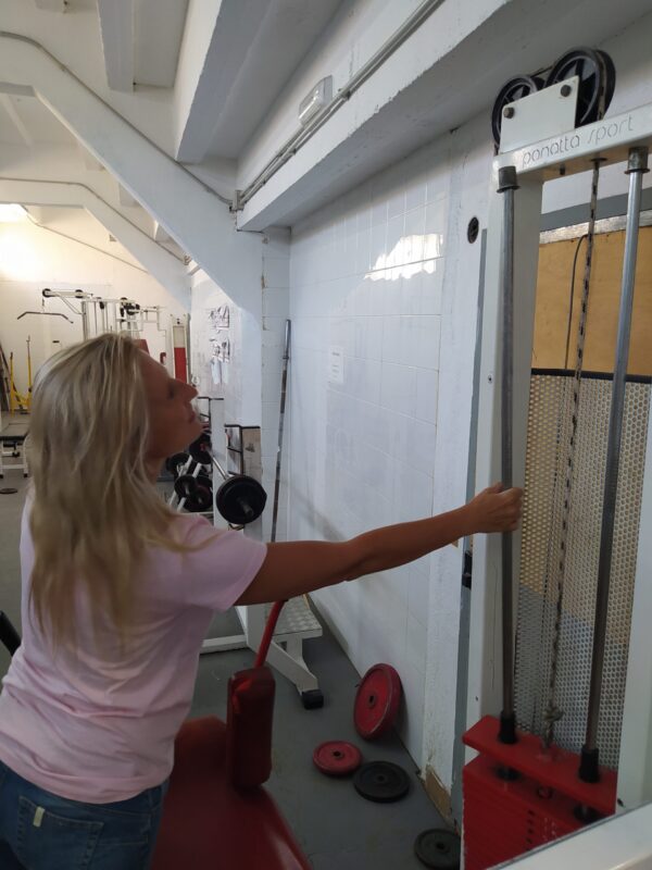 Fabregat denuncia el estado de abandono de las instalaciones municipales de balonmano en Castellón y que se suma a la mala situación del Gran Vía