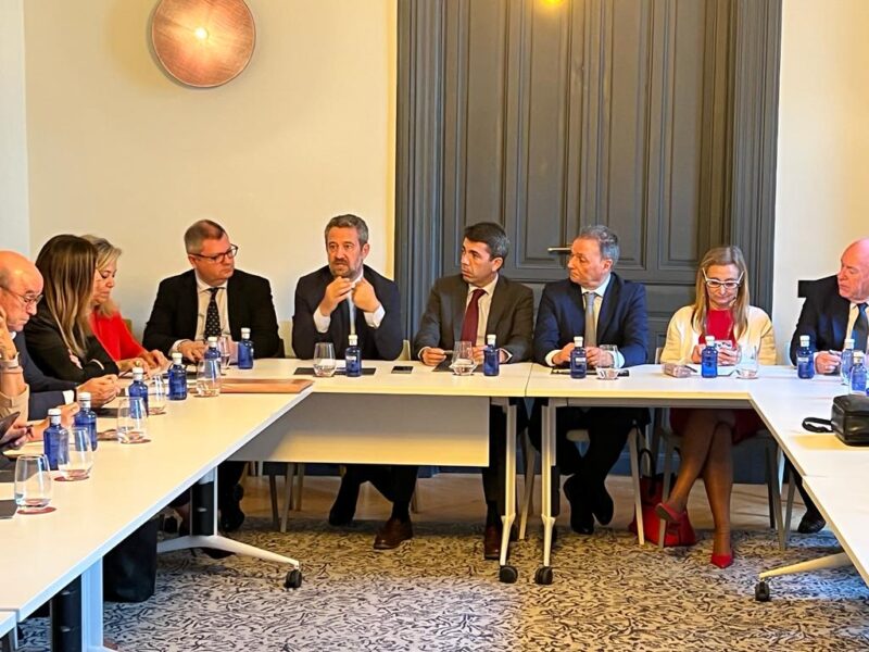 La falta de inversiones en Alicante y las ayudas al tejido productivo centran la primera reunión de la mesa permanente de los sectores productivos de la Comunitat con el PPCV