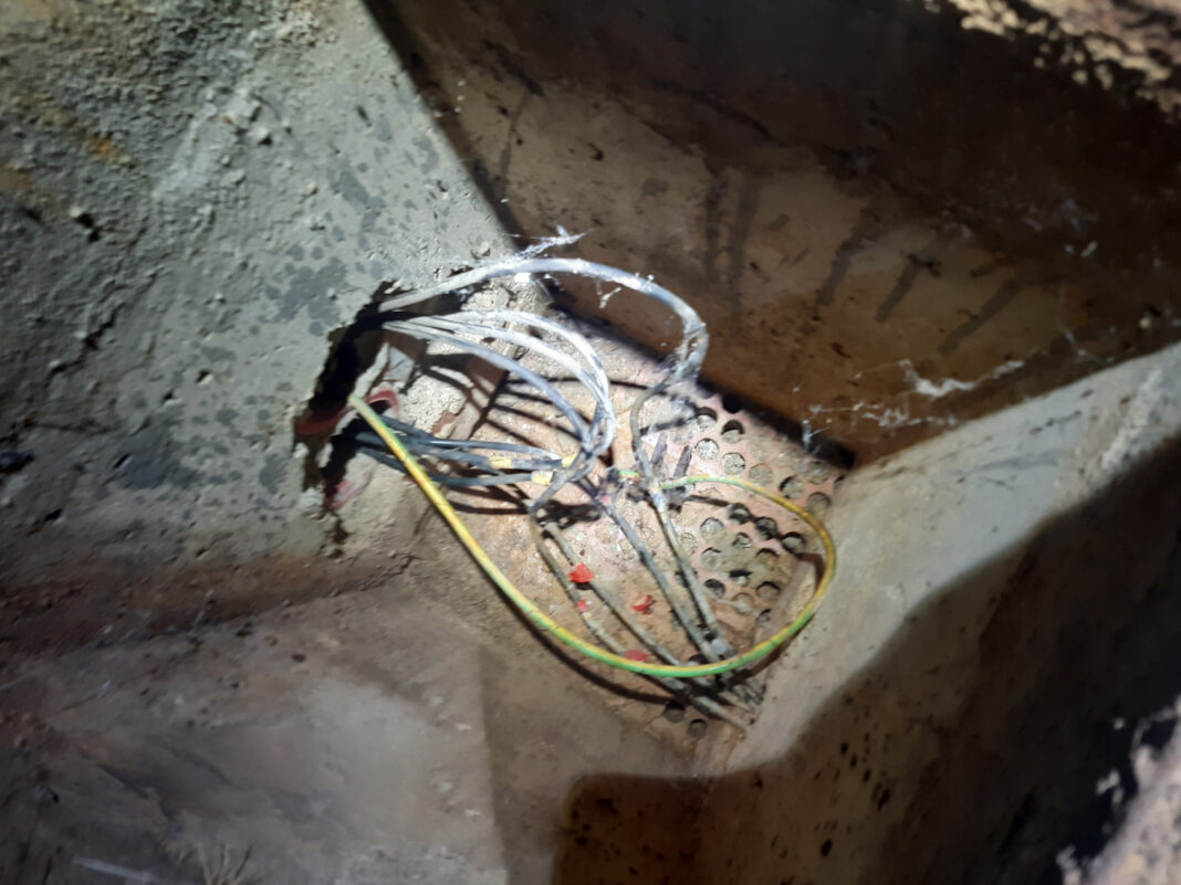Detenidas dos personas por intentar robar cableado eléctrico en la zona de San Vicente en San Antonio de Benagéber