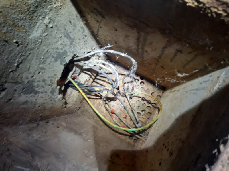 Detenidas dos personas por intentar robar cableado eléctrico en la zona de San Vicente en San Antonio de Benagéber
