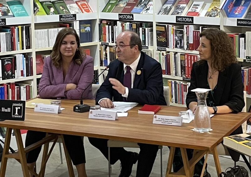 Iceta justifica en Valencia los incumplimientos con la Cultura Valenciana en los Presupuestos "porque España es muy grande"