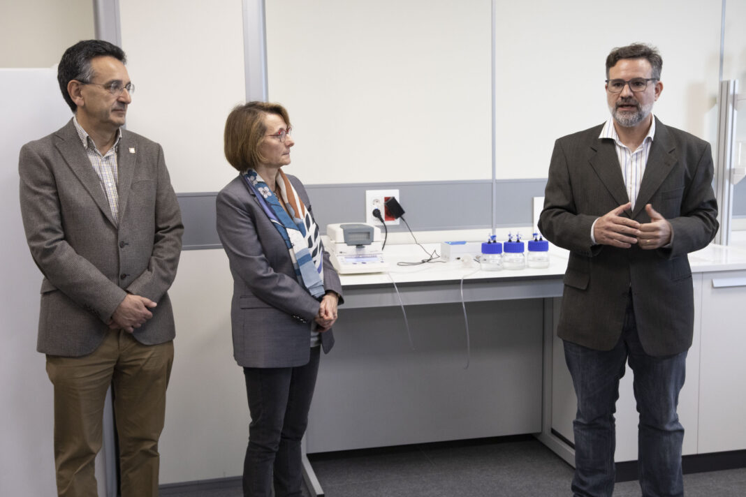 La «spin-off» de la UJI Cebimat inaugura un laboratorio especializado en el estudio de la biodegradación del plástico