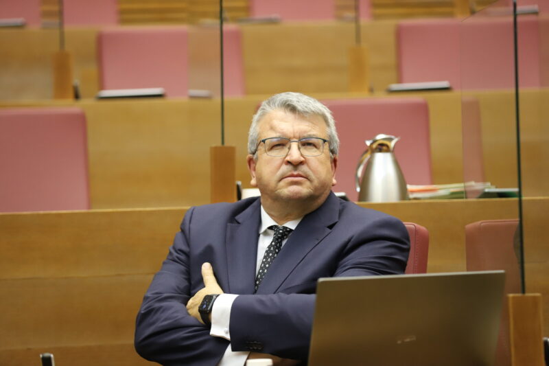 Ciudadanos pide en Corts Valencianes autoconcierto en atención primaria para evitar las esperas de más de 15 días