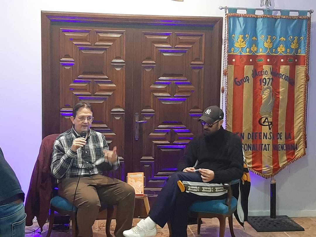 Els passats dies 28 i 29 s’ha dut a terme, un any mes, la Fira del Llibre en la seu del Grup d’Accio Valencianista en colaboracio en l’Institut d’Estudis Valencians