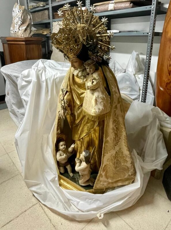 La Virgen de los Desamparados nueva polémica municipal tras la retirada de la talla por obras pagada por los funcionarios